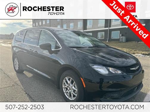 2024 Chrysler Voyager LX