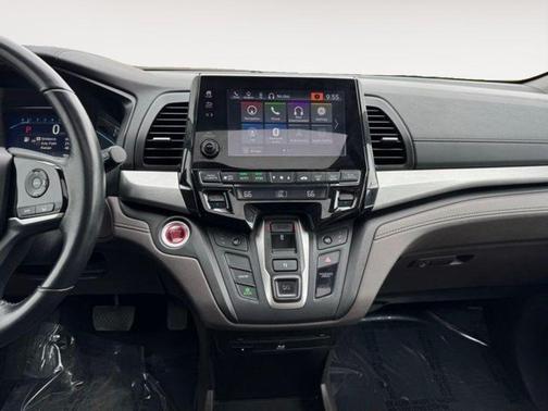 White Diamond Pearl 2018 Honda Odyssey EX-L