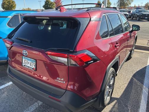 2022 Toyota RAV4 Hybrid XLE