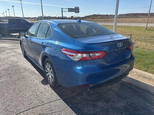 2019 Toyota Camry Hybrid LE