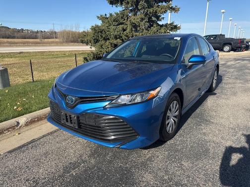 2019 Toyota Camry Hybrid LE