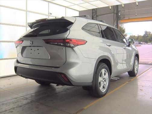 2020 Toyota Highlander LE I4