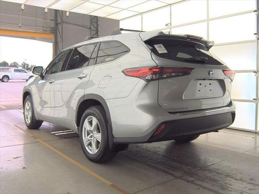 2020 Toyota Highlander LE I4