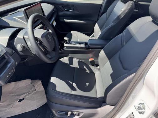 2025 Toyota Prius L