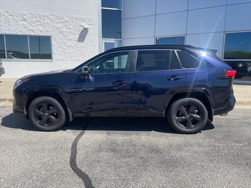 2020 Toyota RAV4 Hybrid SE