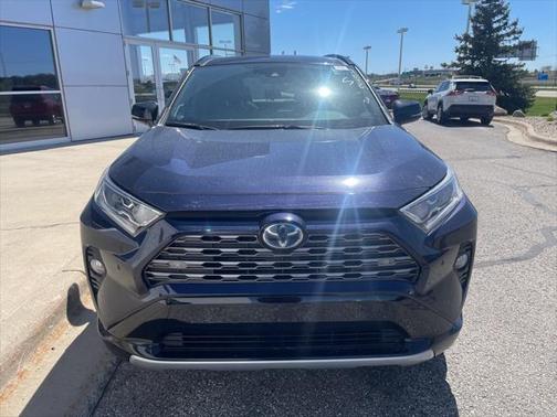 2020 Toyota RAV4 Hybrid SE