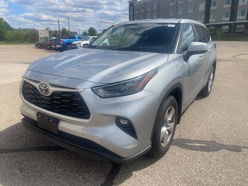 2024 Toyota Highlander LE I4