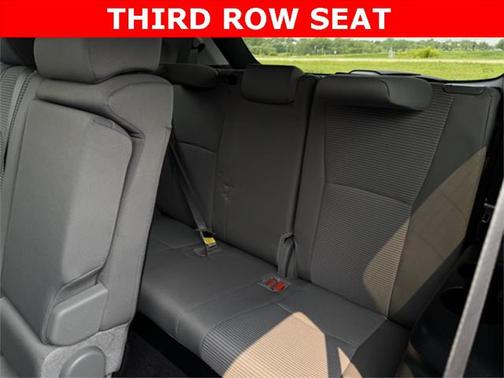 2024 Toyota Highlander LE I4
