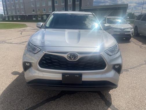 2024 Toyota Highlander LE I4