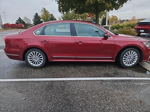 2017 Volkswagen Passat 1.8T SE