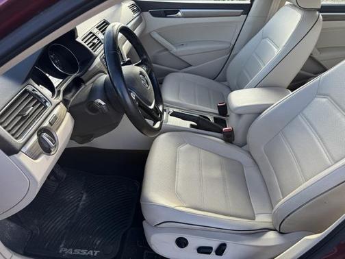 2017 Volkswagen Passat 1.8T SE