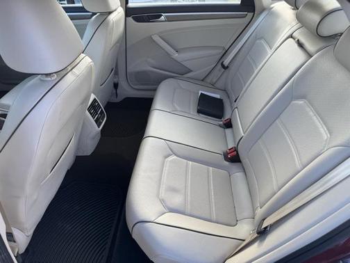 2017 Volkswagen Passat 1.8T SE