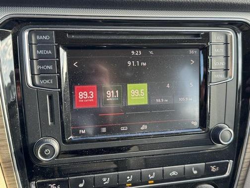 2017 Volkswagen Passat 1.8T SE