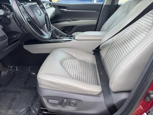 2018 Toyota Camry Hybrid SE