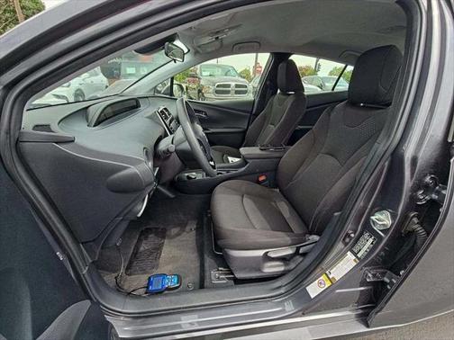 2022 Toyota Prius LE