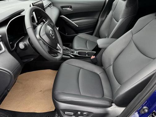 2025 Toyota Corolla Cross XLE