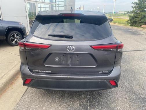2022 Toyota Highlander LE