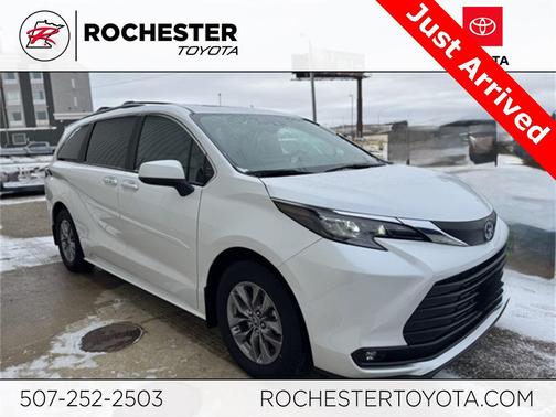 2025 Toyota Sienna XLE