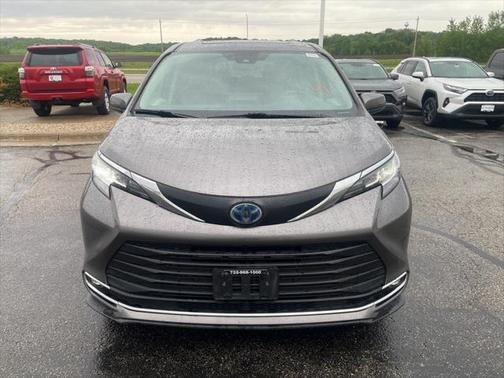 2023 Toyota Sienna XLE 8 Passenger