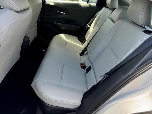 2025 Toyota Prius XLE