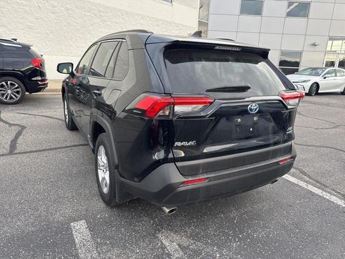 2020 Toyota RAV4 Hybrid XLE