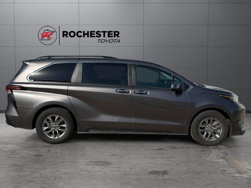 Predawn Gray Mica 2023 Toyota Sienna XLE