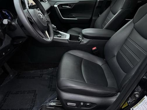 2023 Toyota RAV4 Hybrid XLE Premium