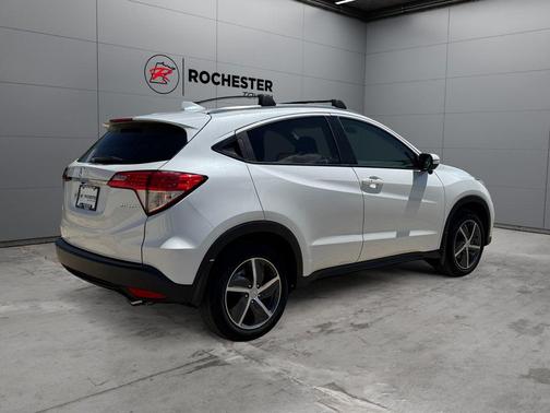 Platinum White Pearl 2022 Honda HR-V EX