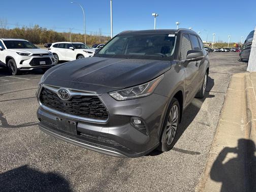 2023 Toyota Highlander Platinum