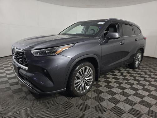 2023 Toyota Highlander Platinum