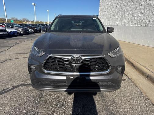2023 Toyota Highlander Platinum
