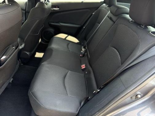 2022 Toyota Prius LE