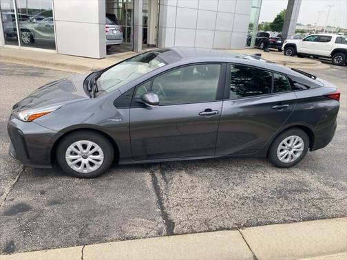 2022 Toyota Prius LE