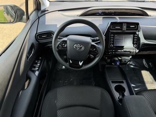 2022 Toyota Prius LE