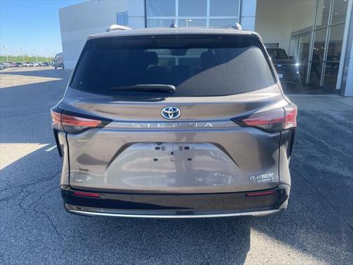 2022 Toyota Sienna Platinum 7 Passenger