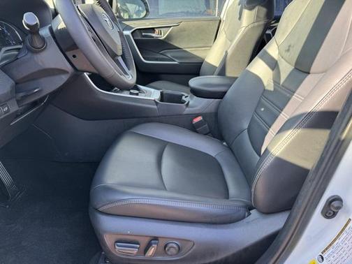 2025 Toyota RAV4 Hybrid XLE Premium