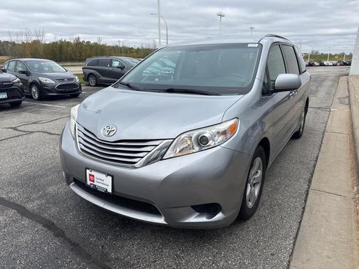 2015 Toyota Sienna LE