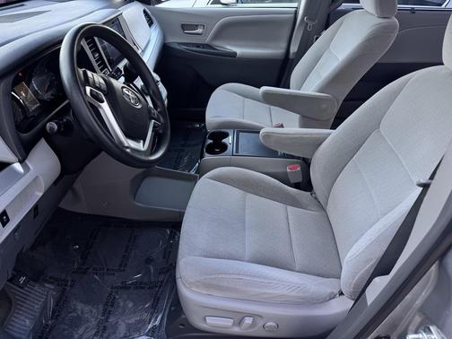 2015 Toyota Sienna LE