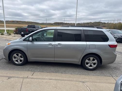 2015 Toyota Sienna LE