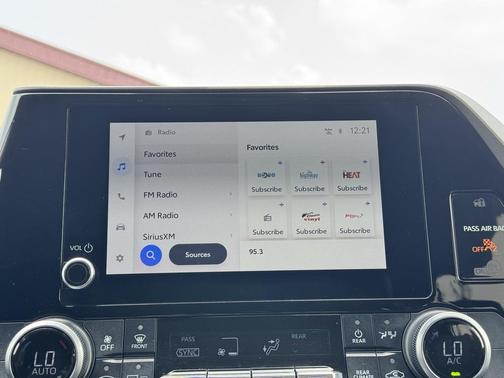 2024 Toyota Highlander LE I4