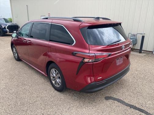 2021 Toyota Sienna XLE 7 Passenger