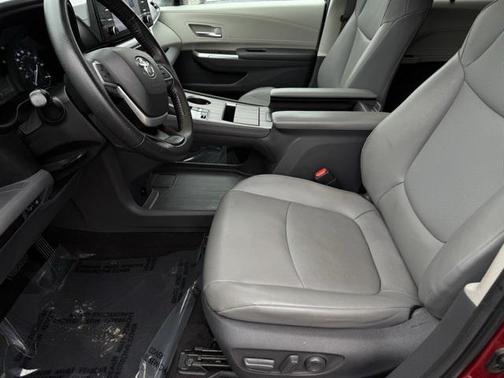2021 Toyota Sienna XLE 7 Passenger