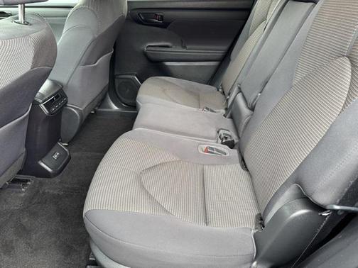 2023 Toyota Highlander LE I4