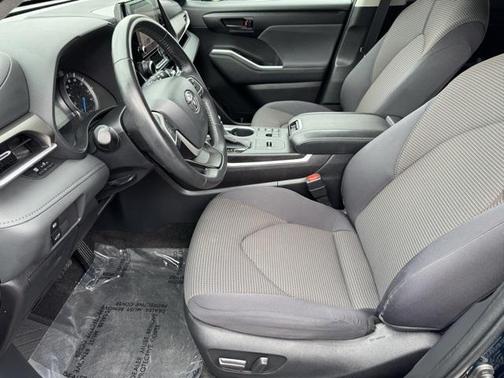 2023 Toyota Highlander LE I4