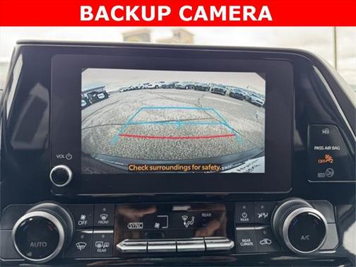 2023 Toyota Highlander LE I4