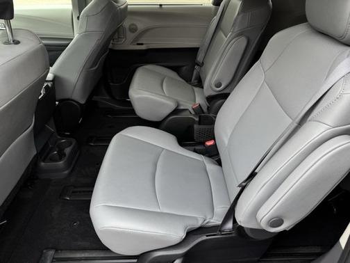 2023 Toyota Sienna XLE 7 Passenger