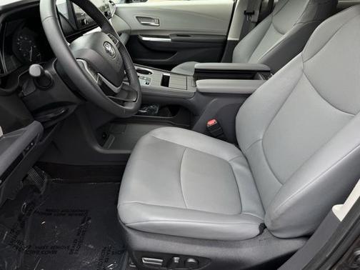 2023 Toyota Sienna XLE 7 Passenger