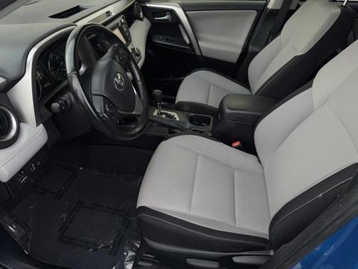 2017 Toyota RAV4 Hybrid XLE