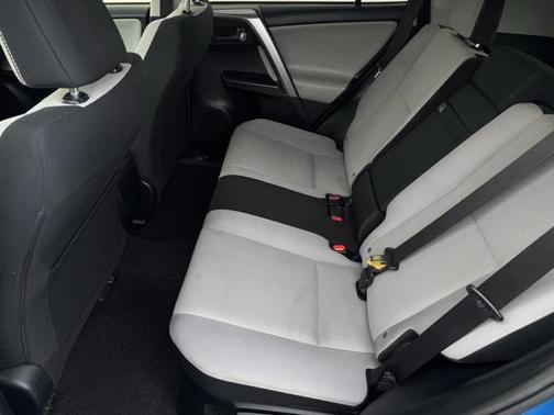 2017 Toyota RAV4 Hybrid XLE