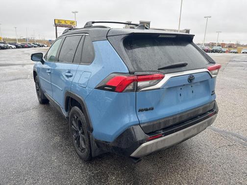 2022 Toyota RAV4 Hybrid SE